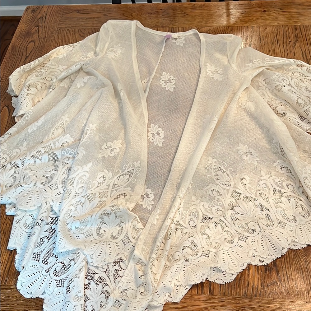 Anthropologie Ivory Lace Oversized Kimono Shawl - Picture 4 of 10